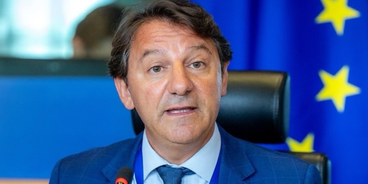 Ponte: il governo getta fumo negli occhi e continua a spaccare il Paese